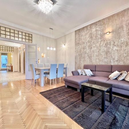 Exclusive Colourful Flat In The City Budapest Exteriör bild