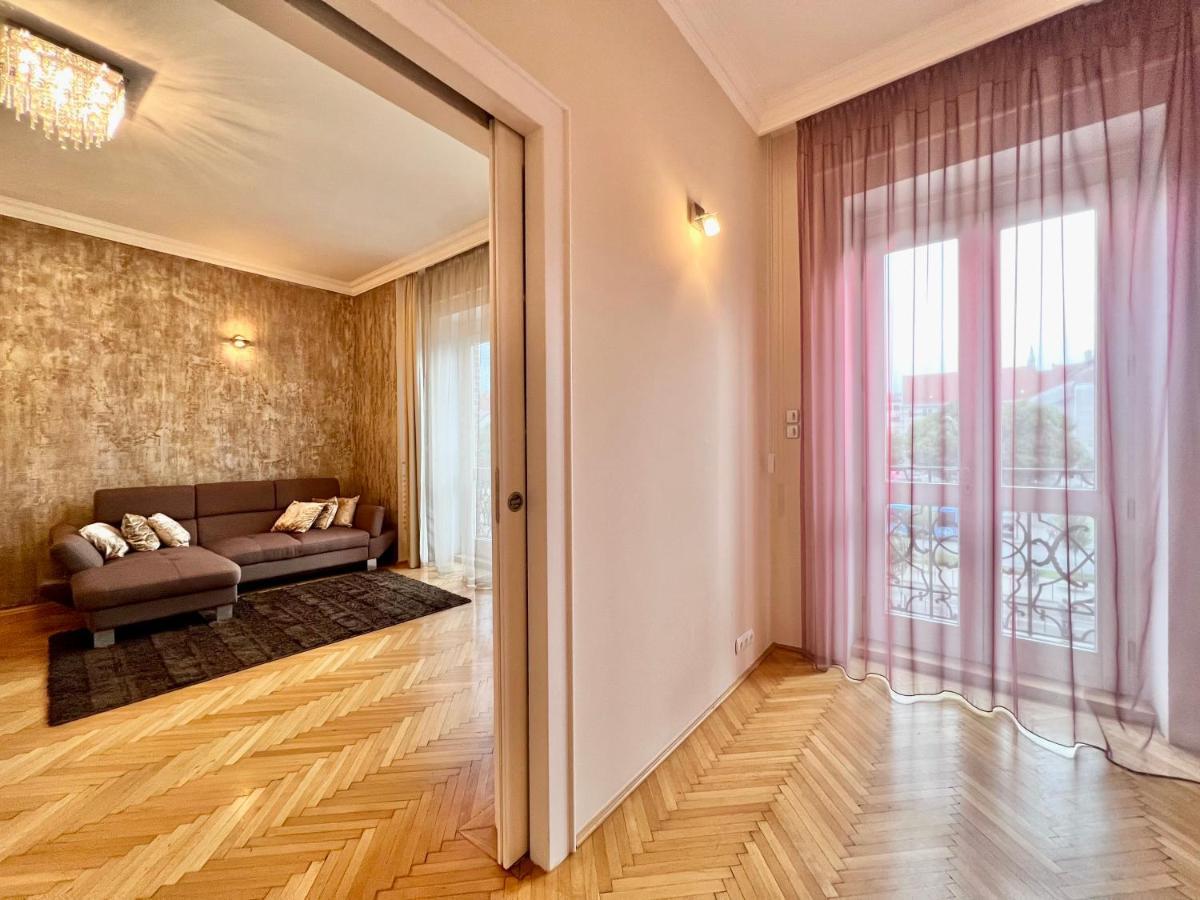 Exclusive Colourful Flat In The City Budapest Exteriör bild