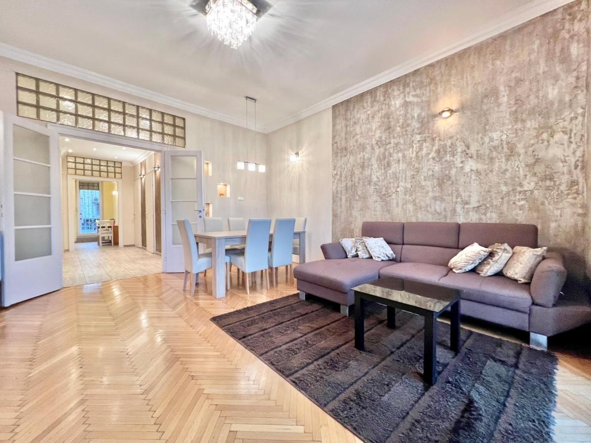 Exclusive Colourful Flat In The City Budapest Exteriör bild