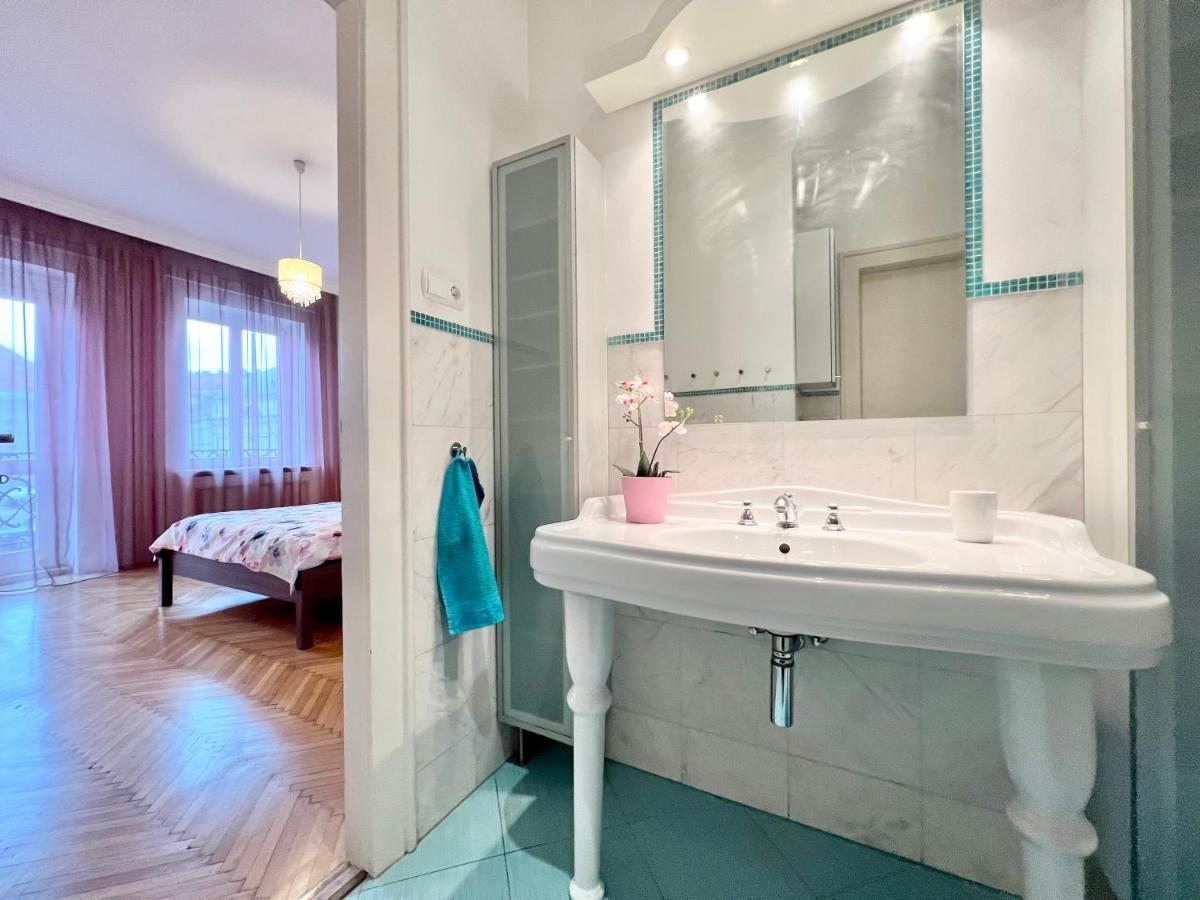 Exclusive Colourful Flat In The City Budapest Exteriör bild