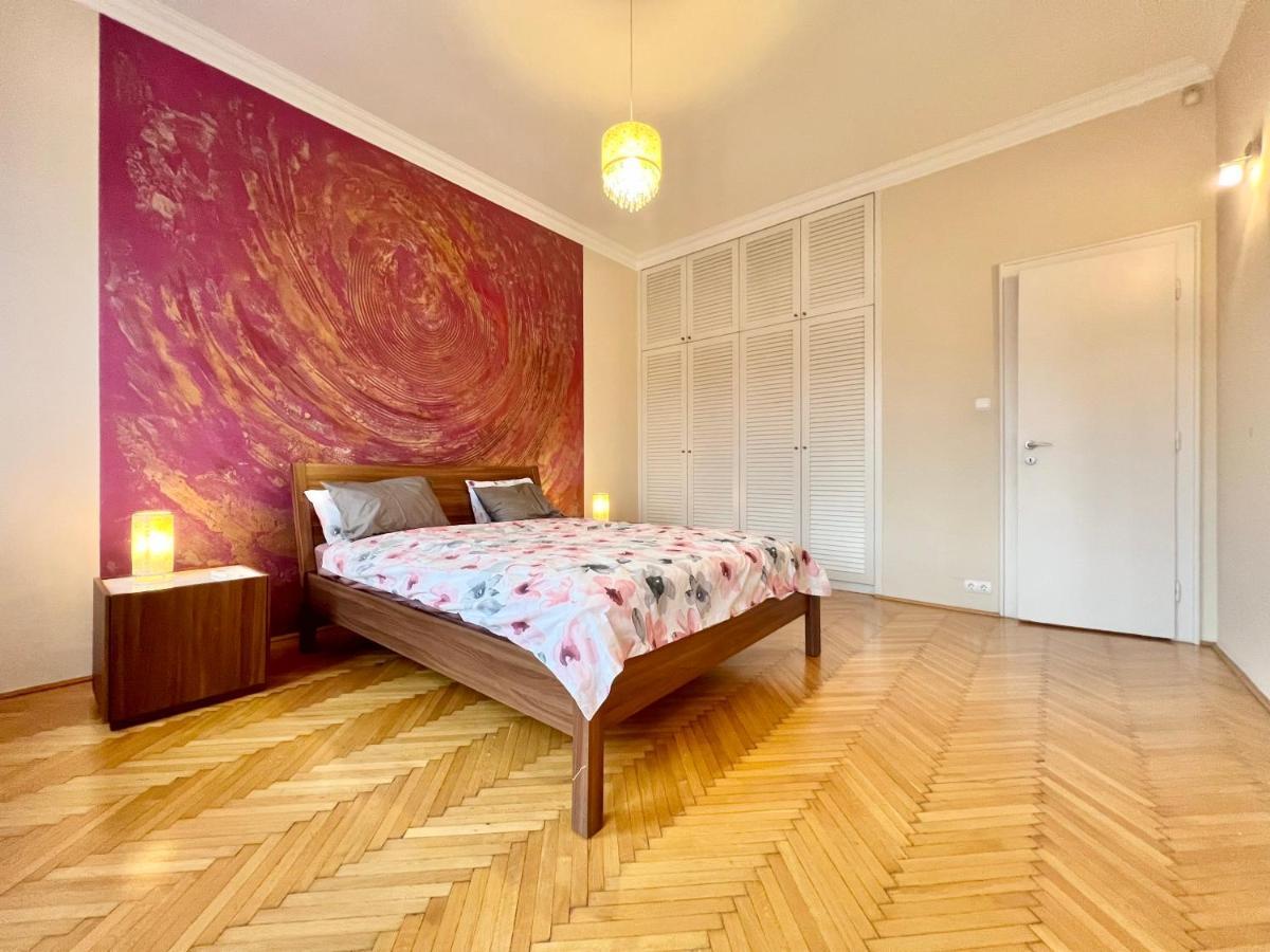 Exclusive Colourful Flat In The City Budapest Exteriör bild