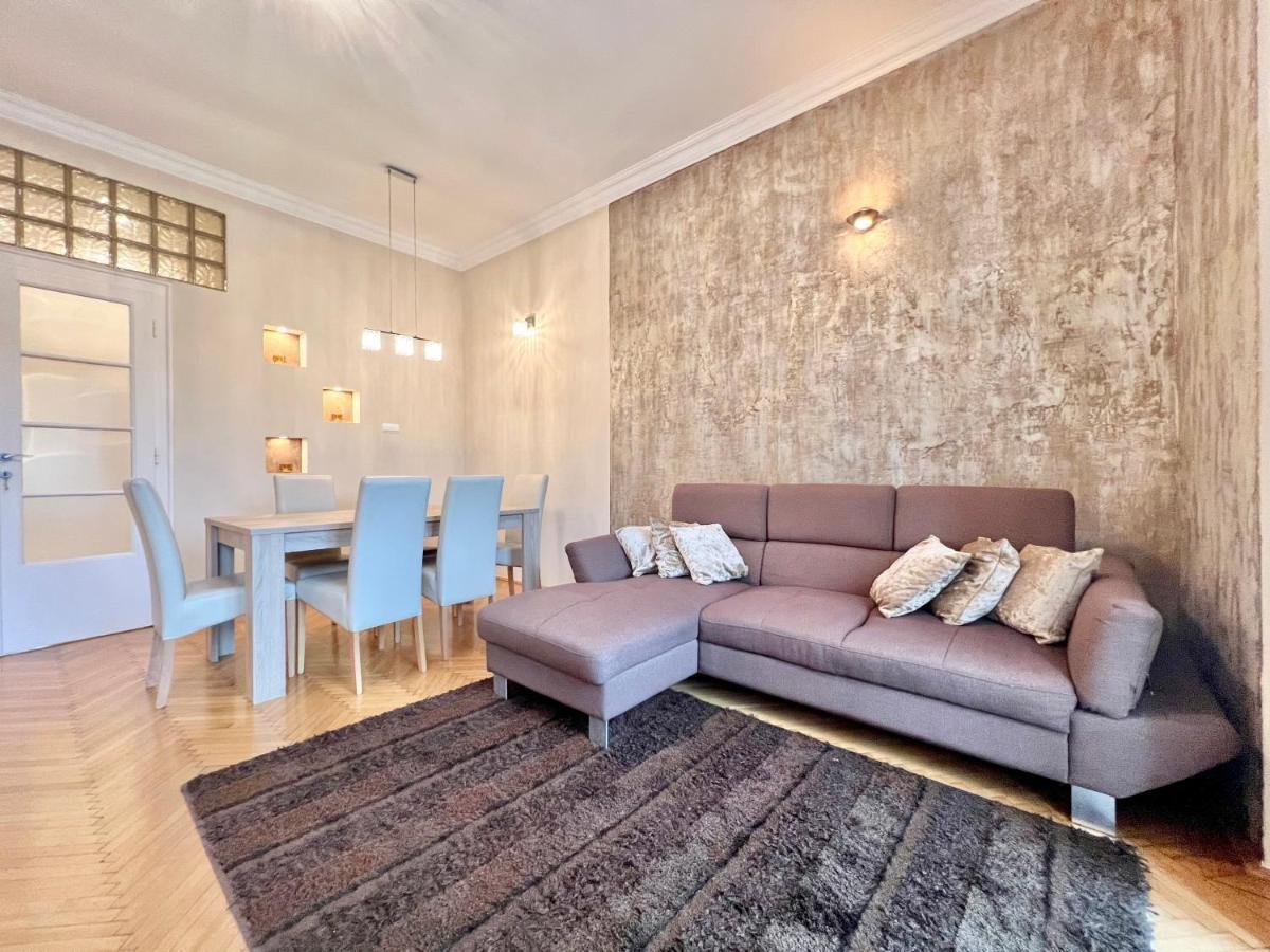 Exclusive Colourful Flat In The City Budapest Exteriör bild