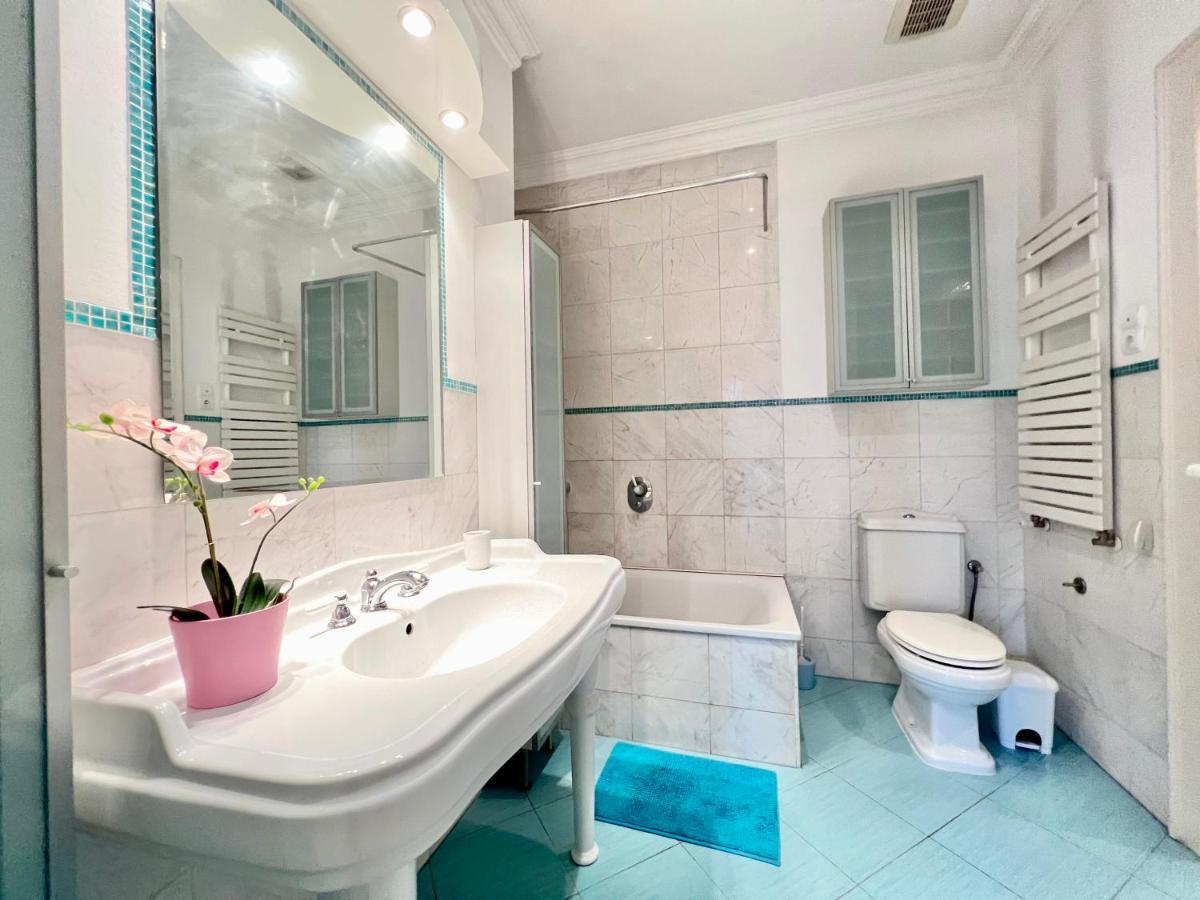 Exclusive Colourful Flat In The City Budapest Exteriör bild